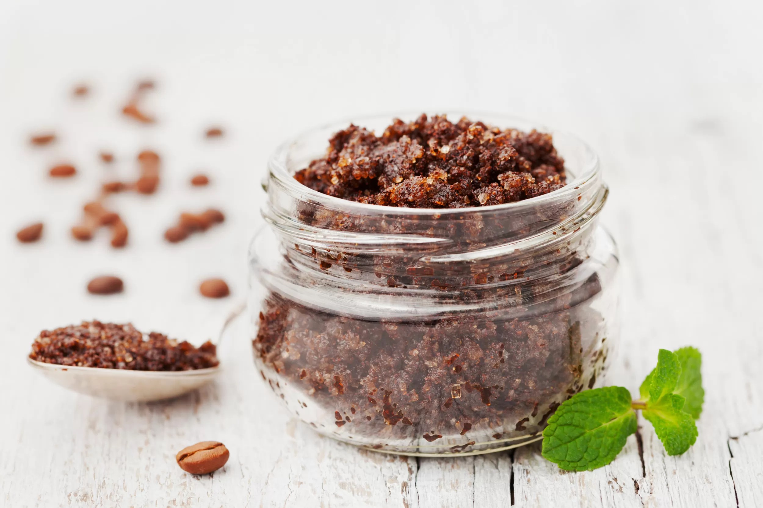 scrub-esfoliante-al-caffe-per-cellulite-e-pelle-liscia