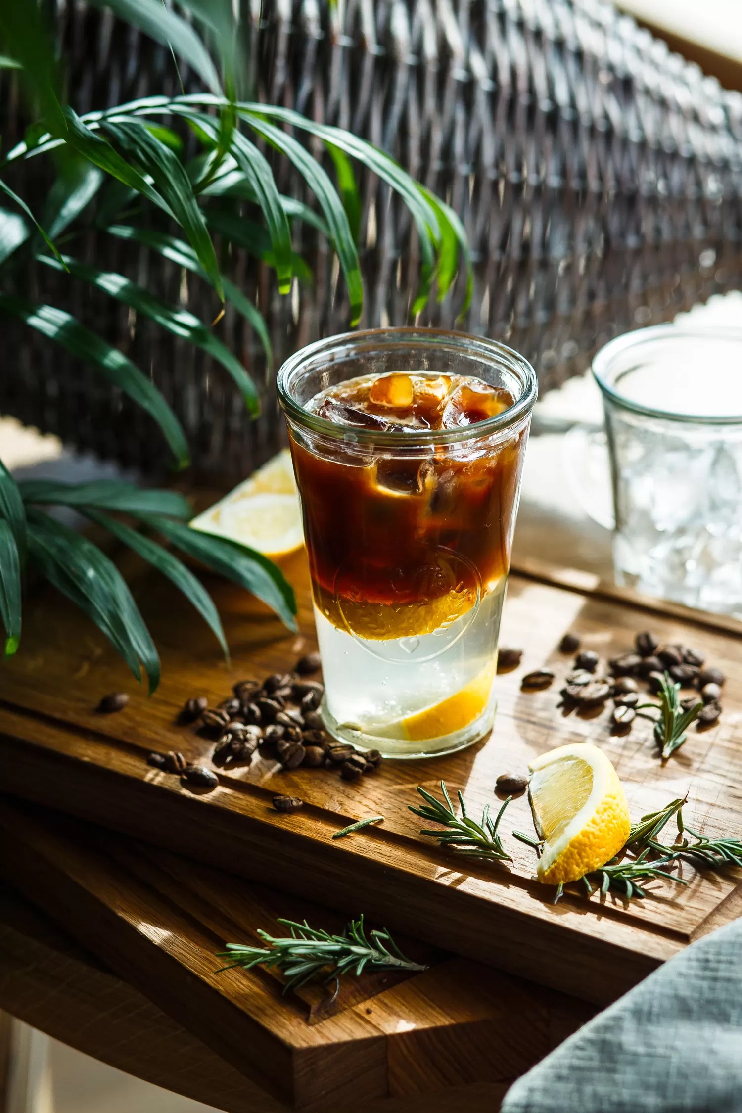 iced coffee lemonade - cocktail analcolico a base di caffè, limone e acqua tonica - dersut magazine