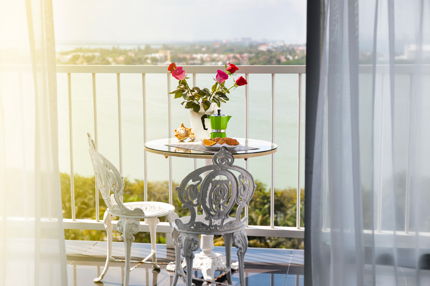 come-arredare-il-terrazzo-pausa-caffe-colazione-estate come-arredare-il-terrazzo-pausa-caffe-colazione-estate
